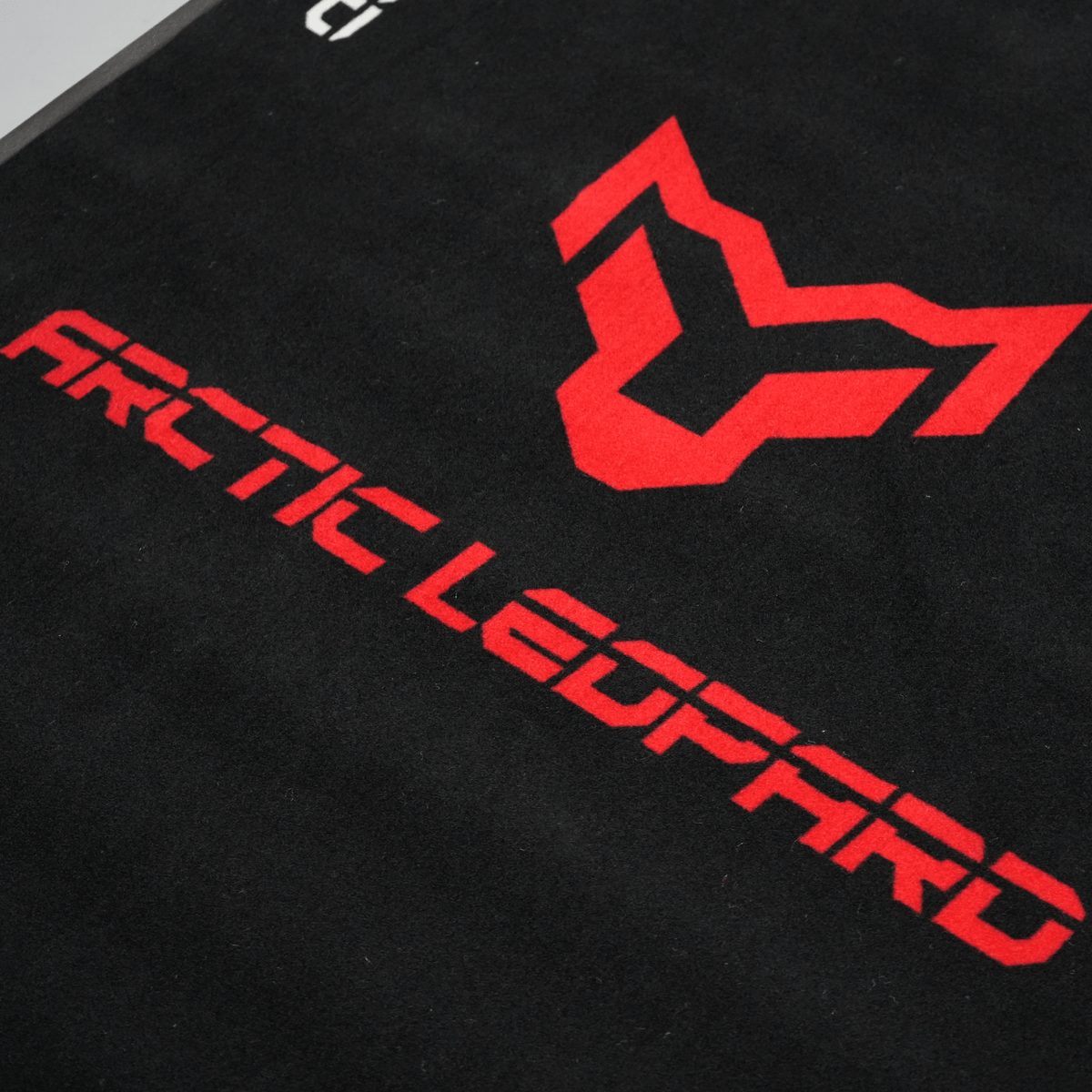 Arctic Leopard Pit Mat (Arctic Leopard) - Pinned Electric