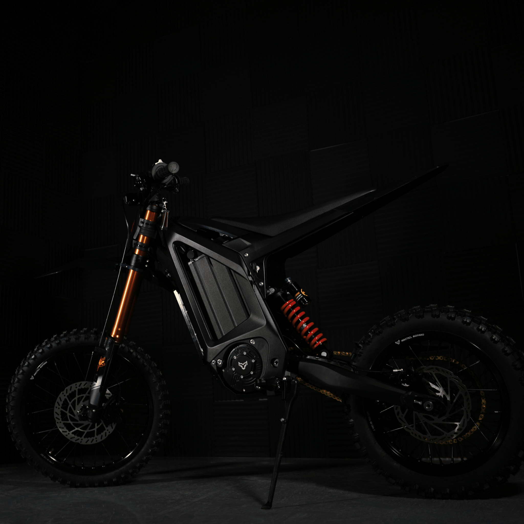 Arctic Leopard XF - Pinned Electric