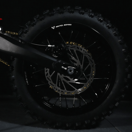 Arctic Leopard XF - Pinned Electric
