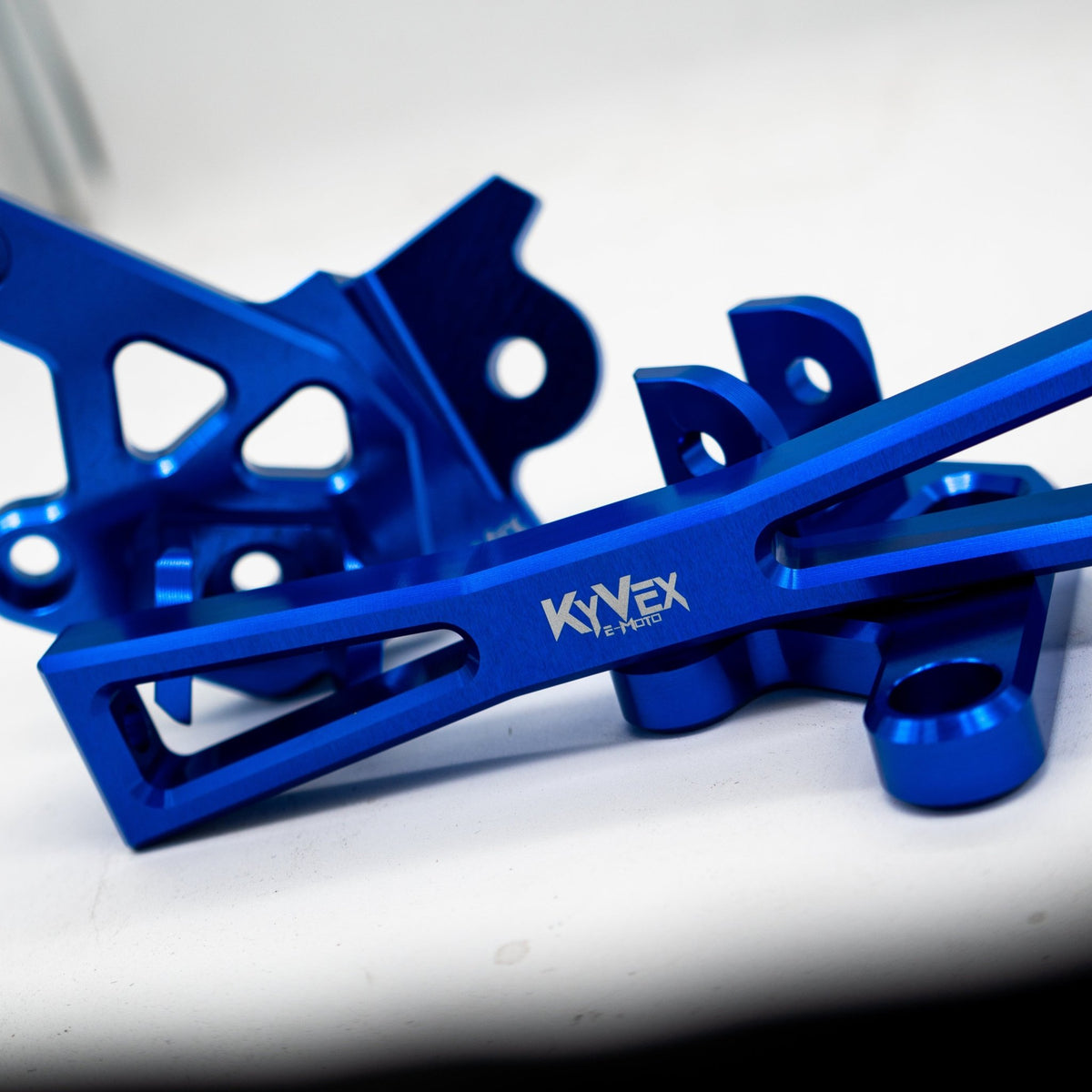 KyVex Billet Footpeg Bracket Compatible w/ E-Ride Pro SS 3.0/4.0 and SR - Pinned Electric