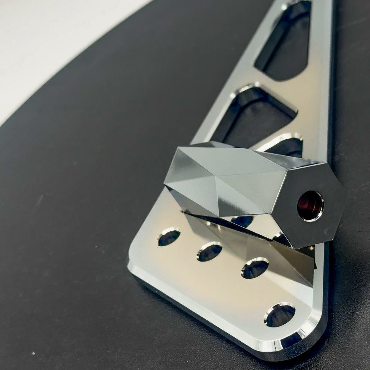 KyVex Billet Ultra Bee Foot Lock - Pinned Electric