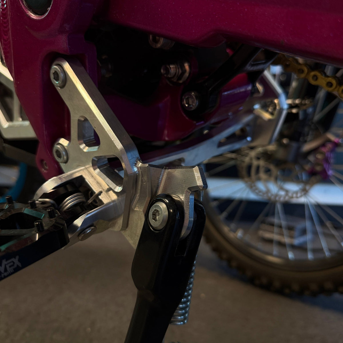 KyVex Talaria MX3/MX4/MX5 Billet Peg Bracket & Brace - Pinned Electric