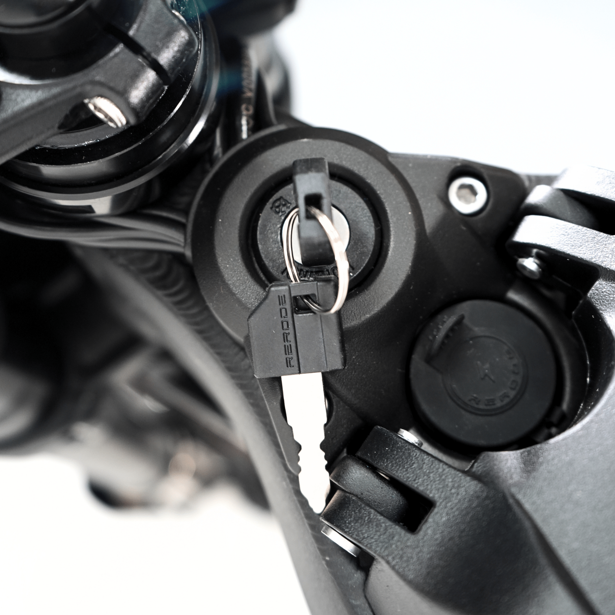R1 - Pinned Electric
